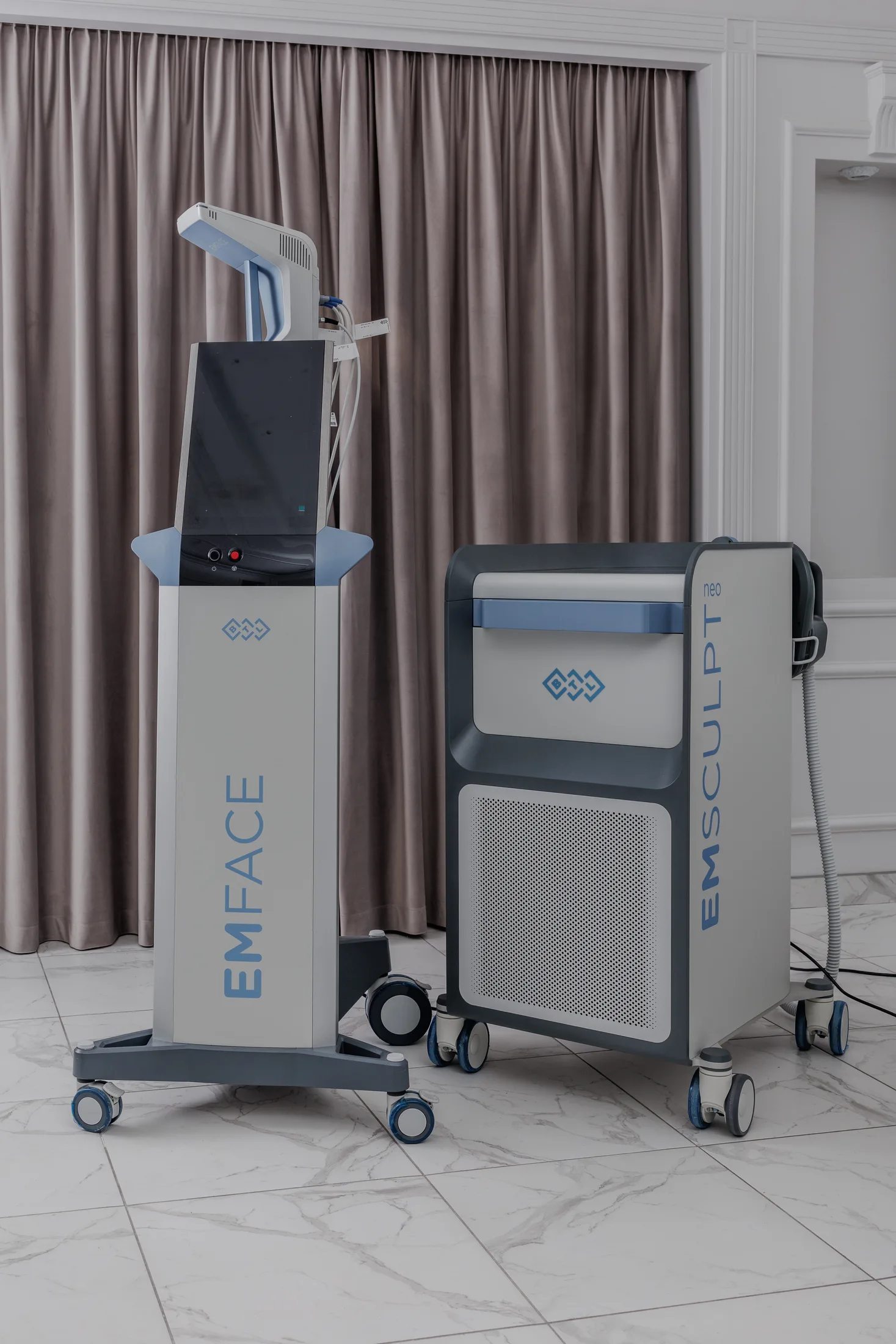 Обладнання центру GENEVITY - апарати EMFACE та EMSCULPT NEO